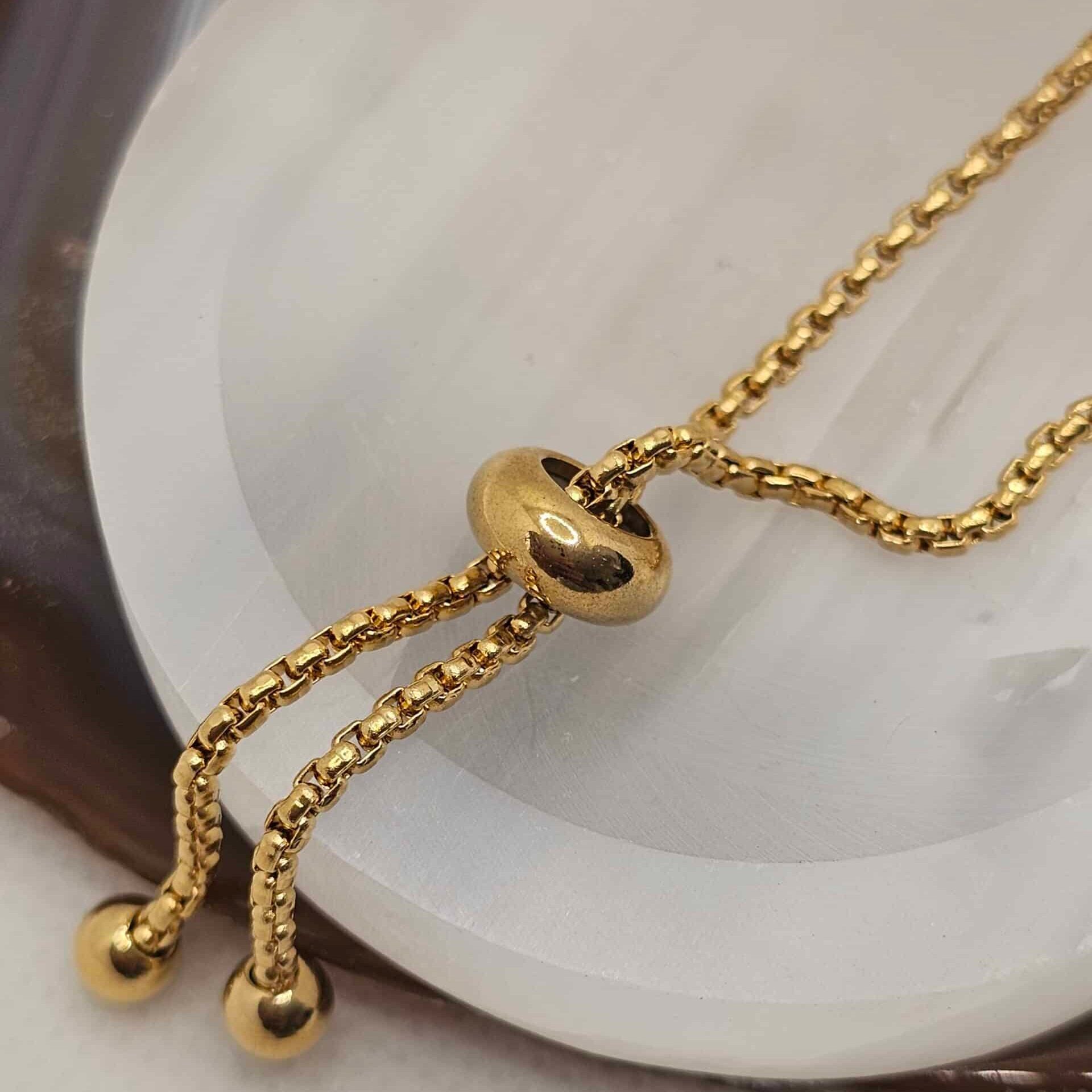 Un lot de deux bracelets en Cornaline (17 à 19 cm)