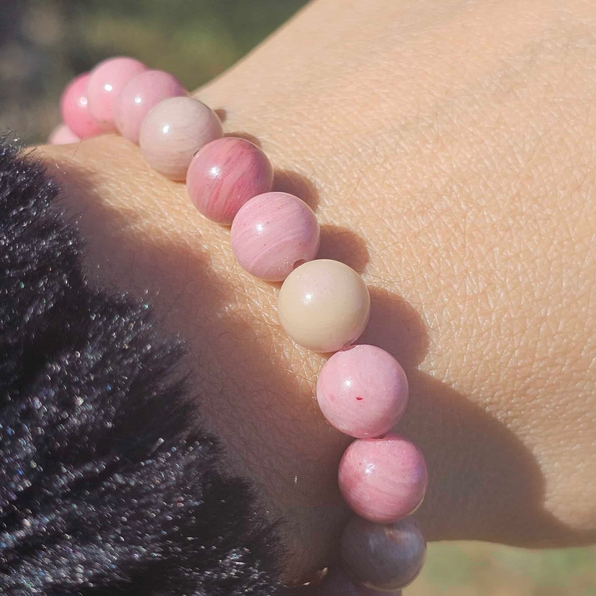 Bracelet élastique en boules de Rhodonite de 6 mm (16 à 18 cm)