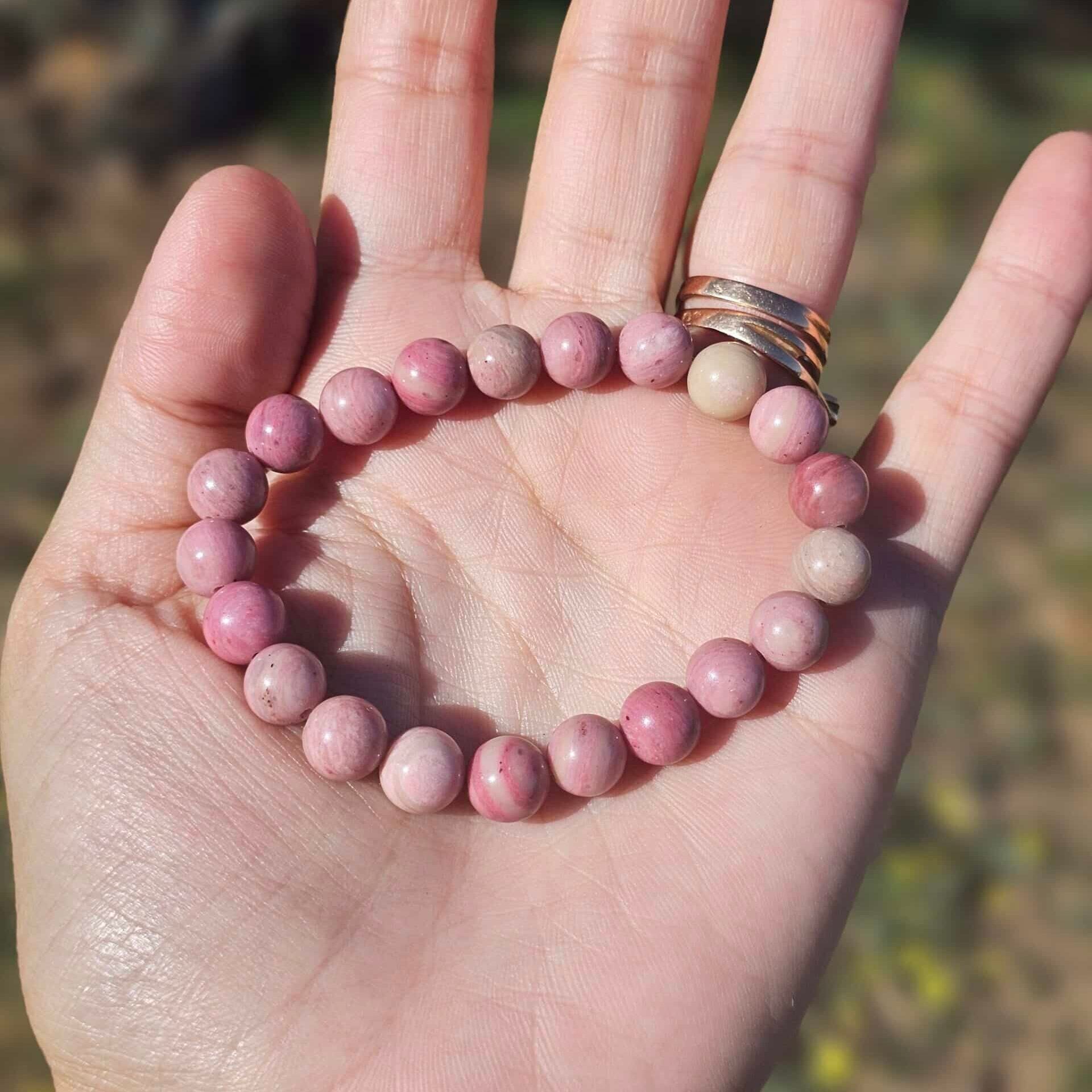 Bracelet élastique en boules de Rhodonite de 6 mm (16 à 18 cm)
