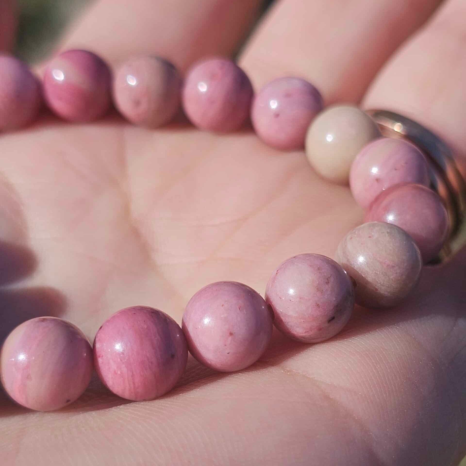Bracelet élastique en boules de Rhodonite de 6 mm (16 à 18 cm)