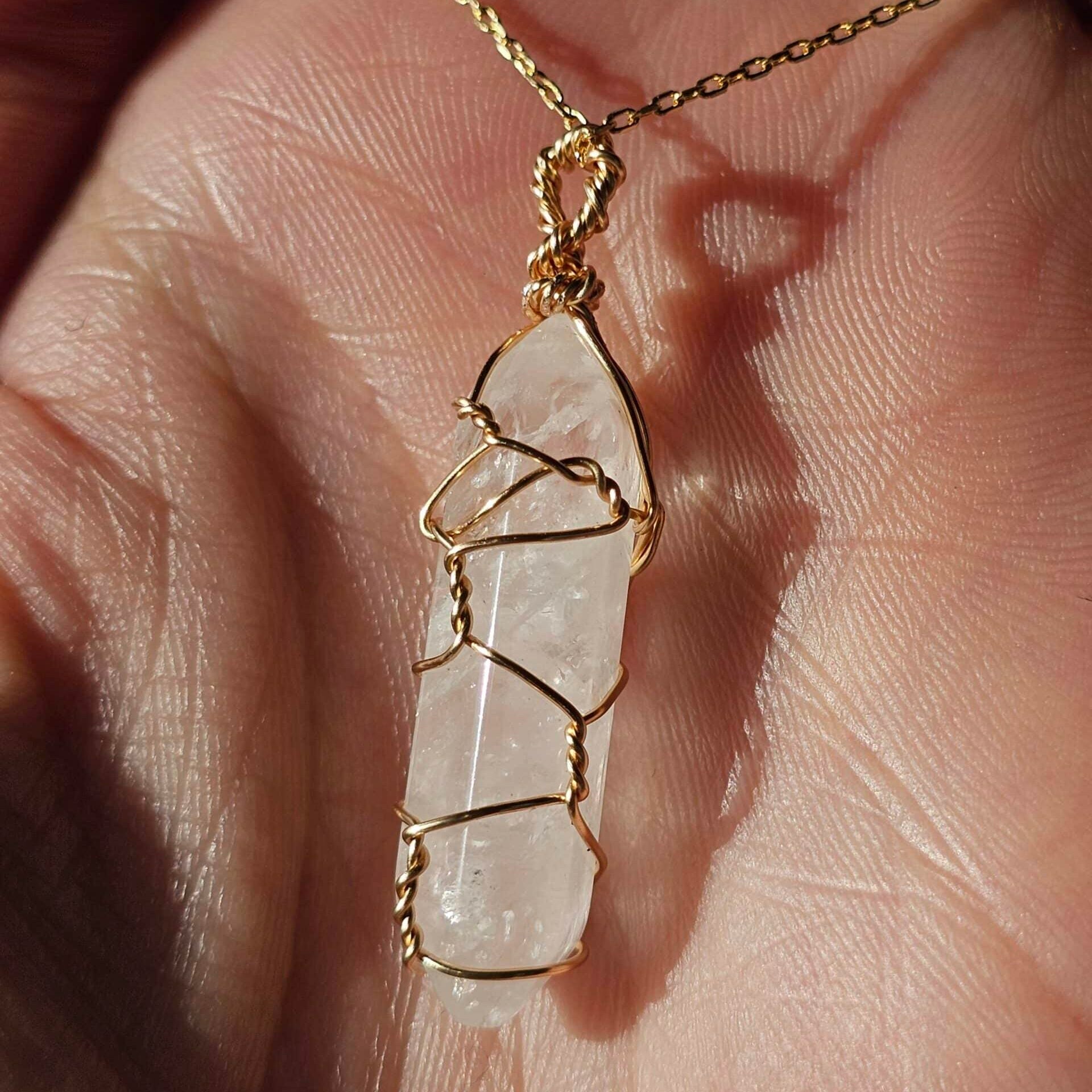 Collier en argent 925 plaqué or avec pendentif en cristal de roche pur (45 cm)