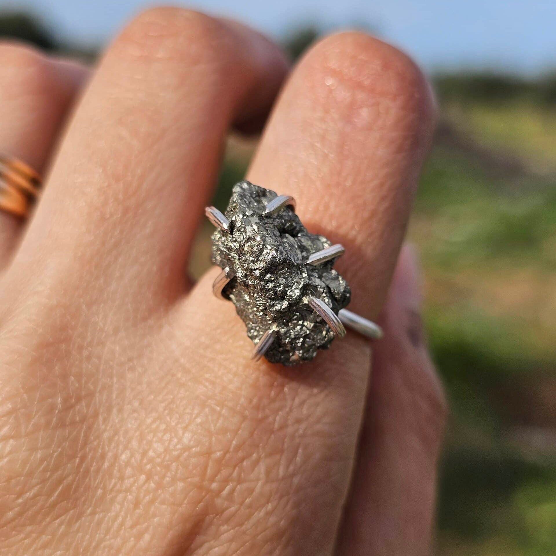 Bague en argent 925 ajustable avec pyrite brute longue