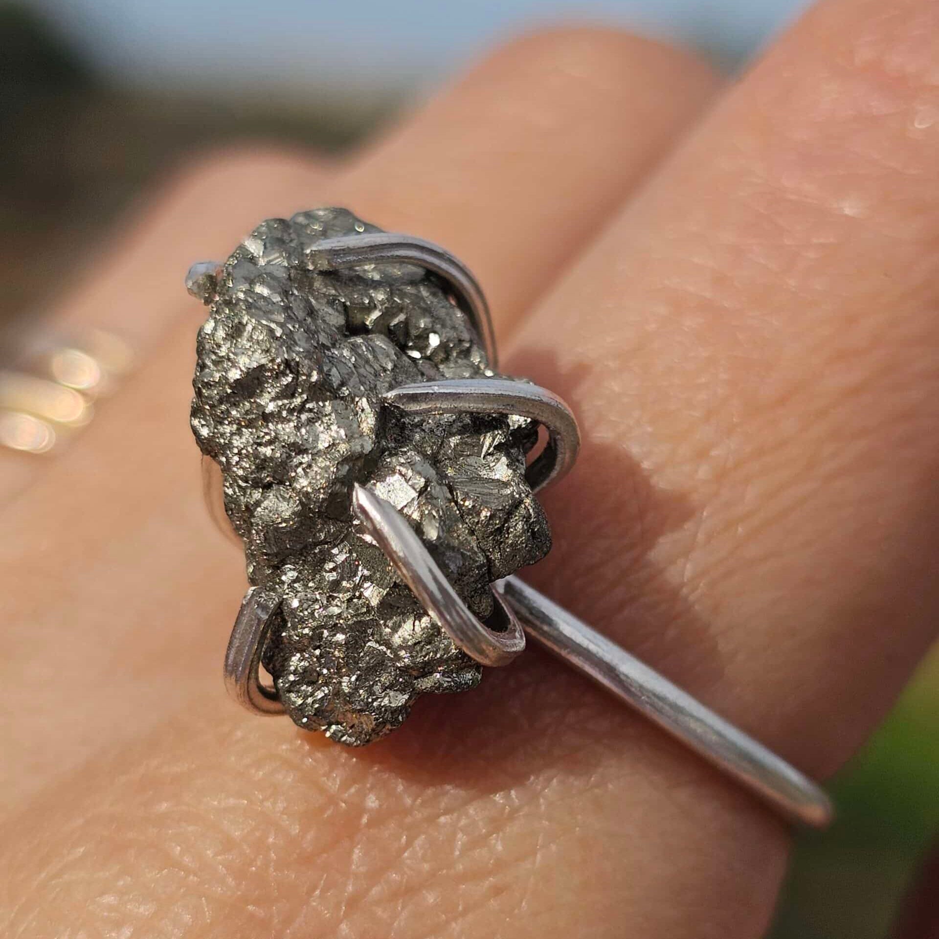 Bague en argent 925 ajustable avec pyrite brute longue