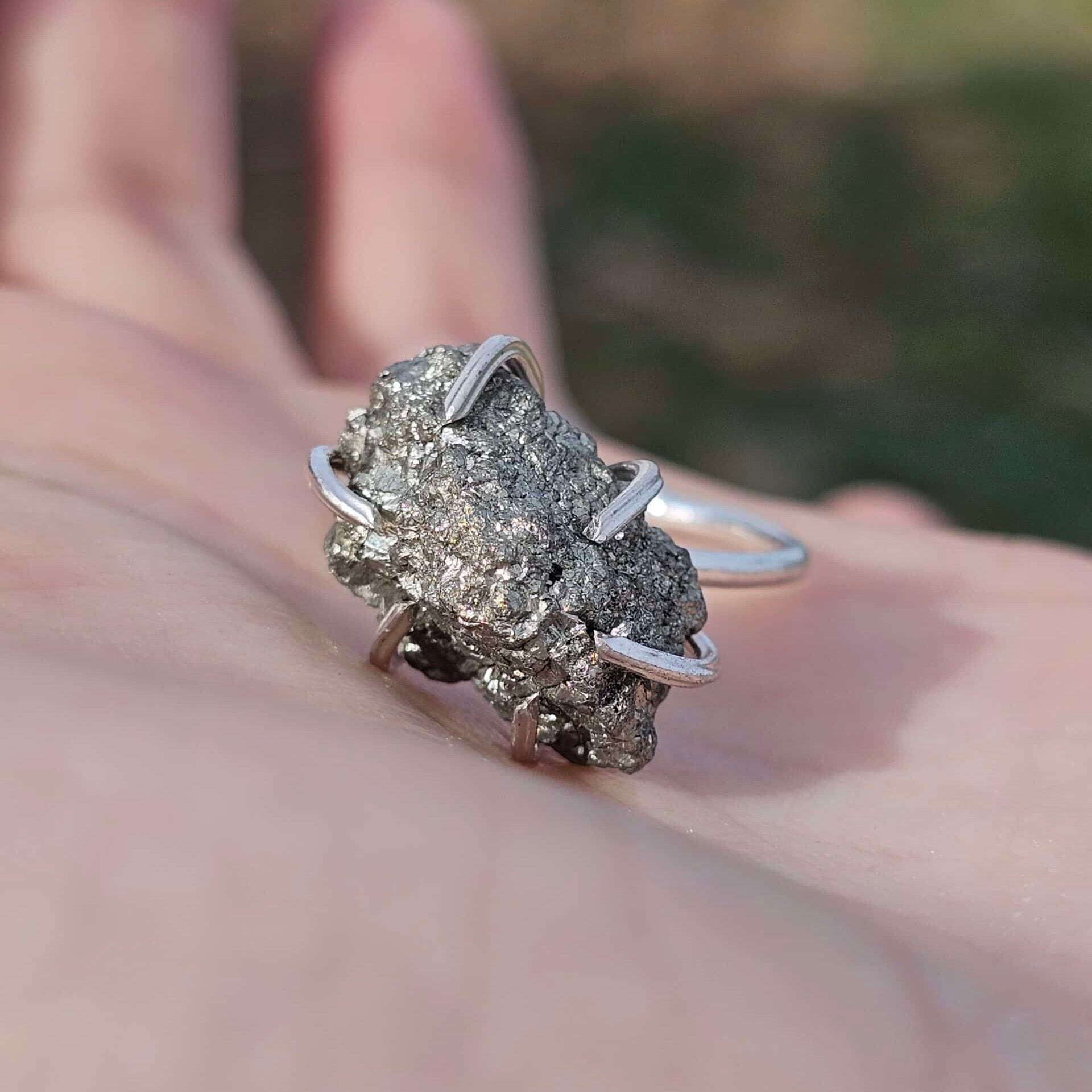 Bague en argent 925 ajustable avec pyrite brute longue