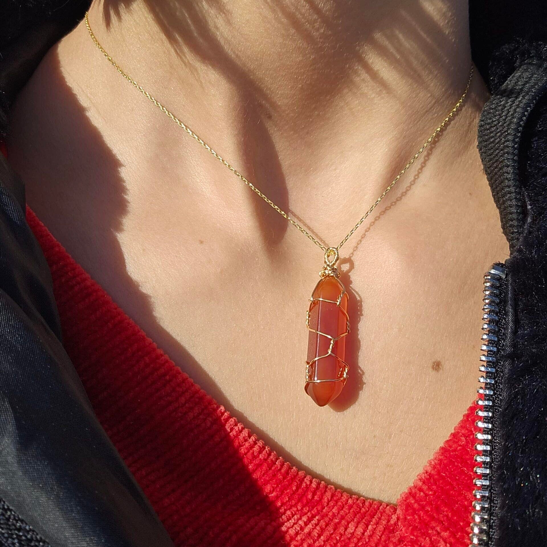 Collier en argent 925 plaqué or avec pendentif en cornaline pure (45 cm)