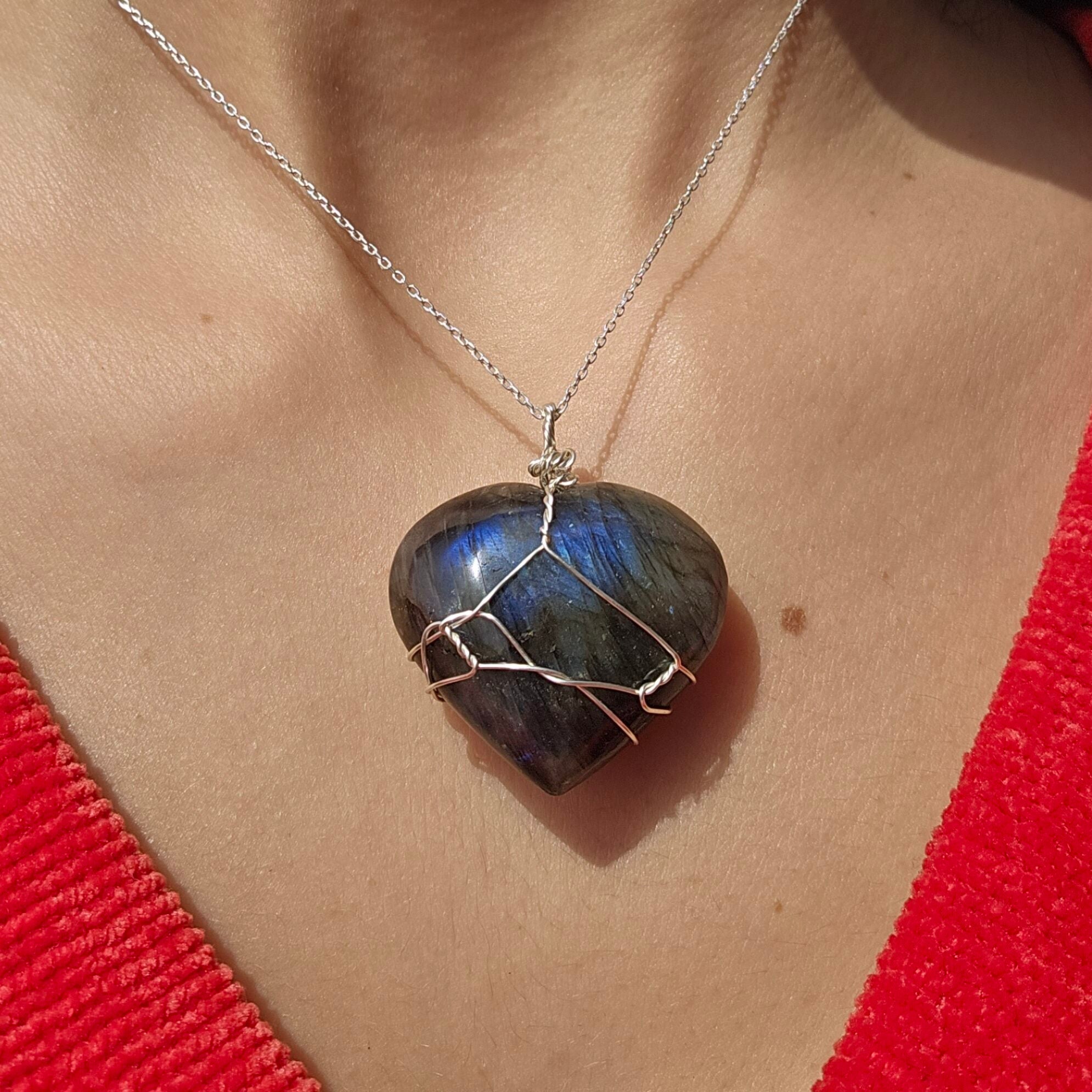 Collier cœur Labradorite reflets bleus en argent 925 – Fait main