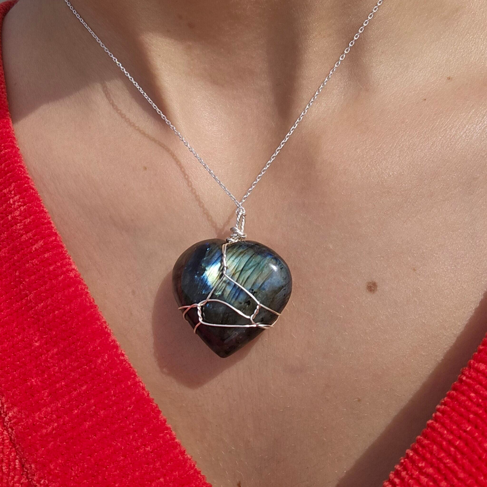Collier cœur Labradorite reflets bleus en argent 925 – Fait main