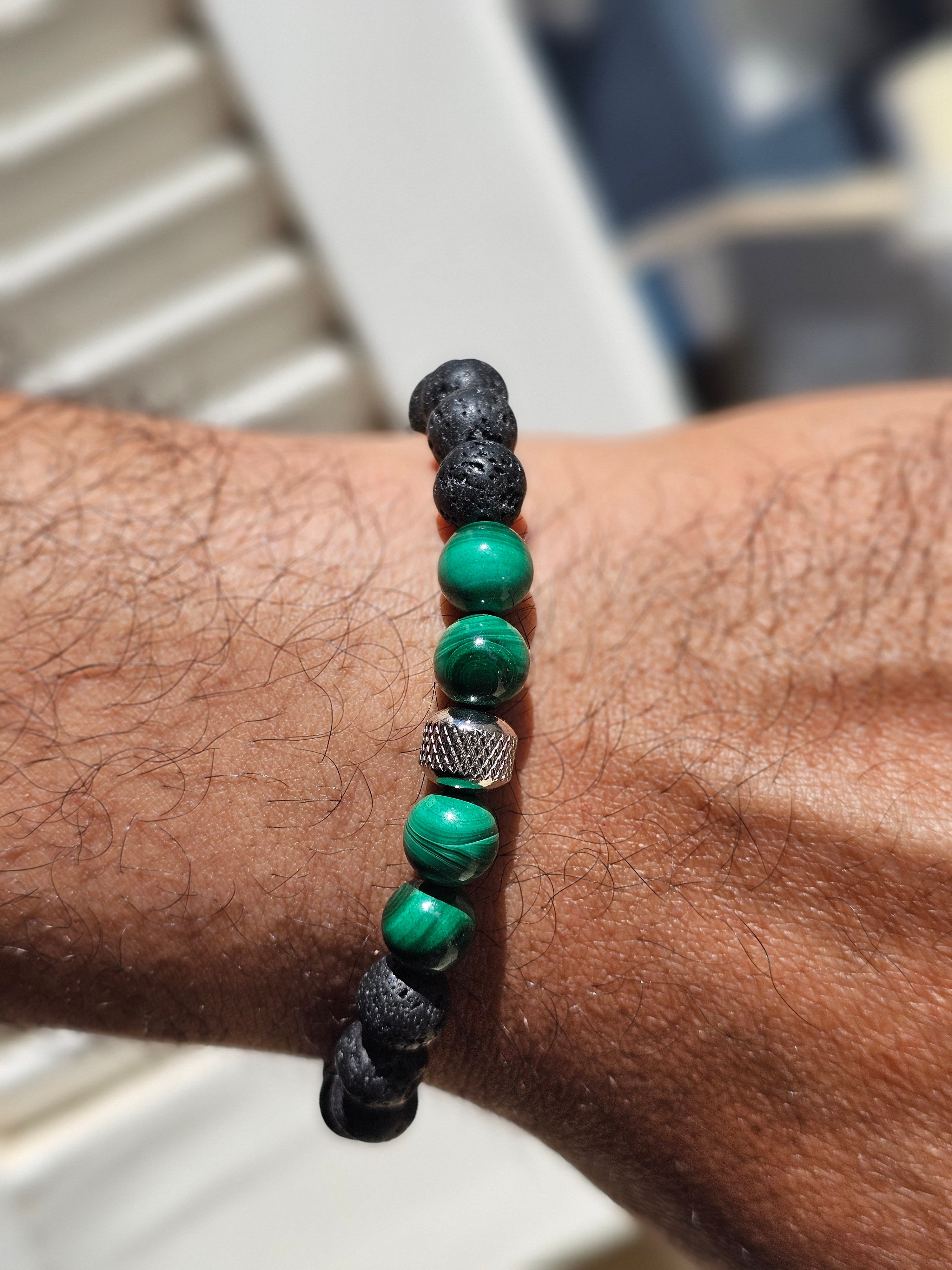 Bracelet élastique en Malachites et pierres volcaniques naturelles pour homme (taille standard)