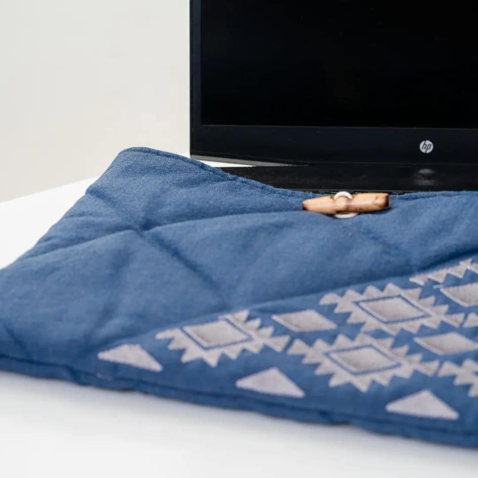 Pochette d'Ordinateur en Laine Matelassée avec Broderie Berbère
