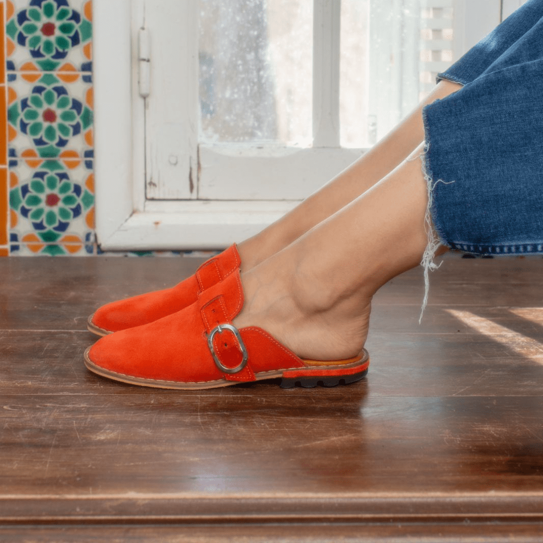 Babouche "Tangerine" en daim orange unisexe - Balgha upcylée