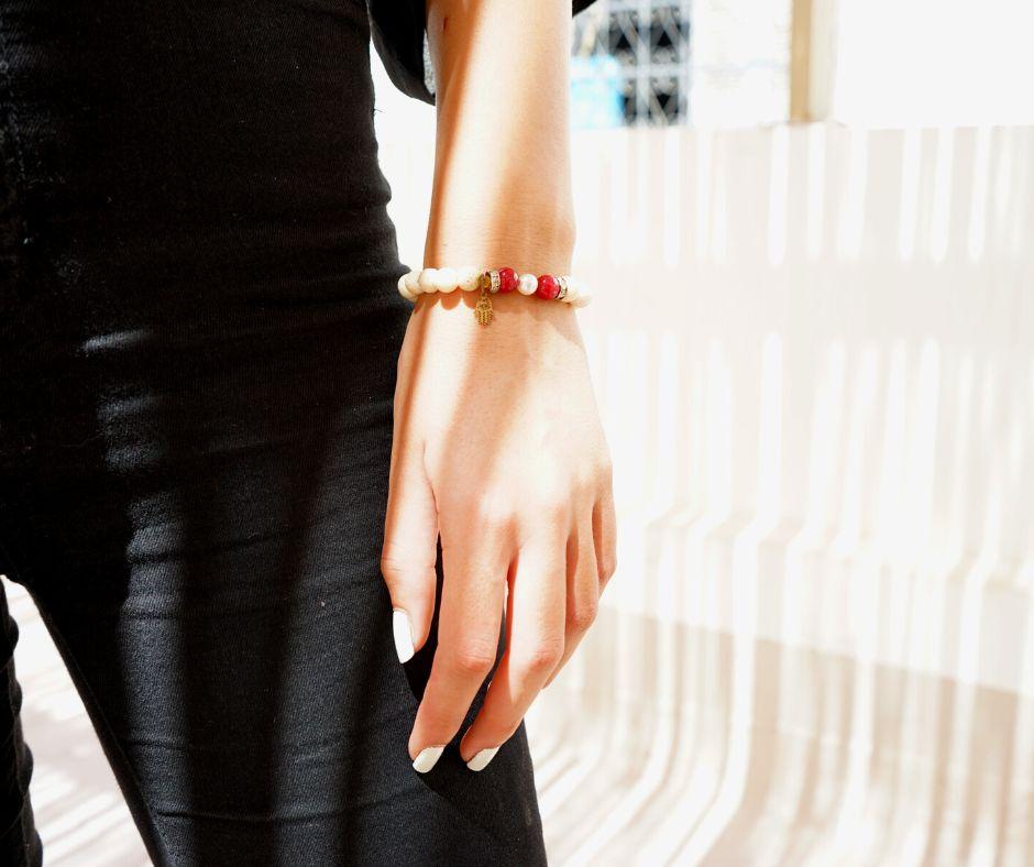 Bracelet En Pierre Pour Femme Avec Motif Khomsa