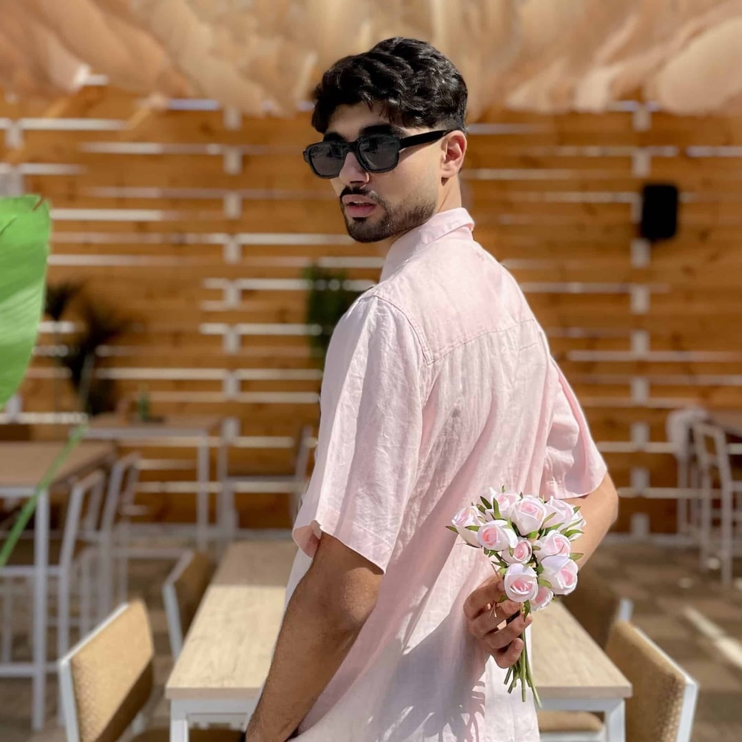 Chemise unisexe vesper en lin rose 100% naturel avec patch fleur brodé
