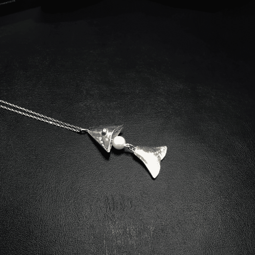 Collier en argent 850 avec pendentif poisson et perle