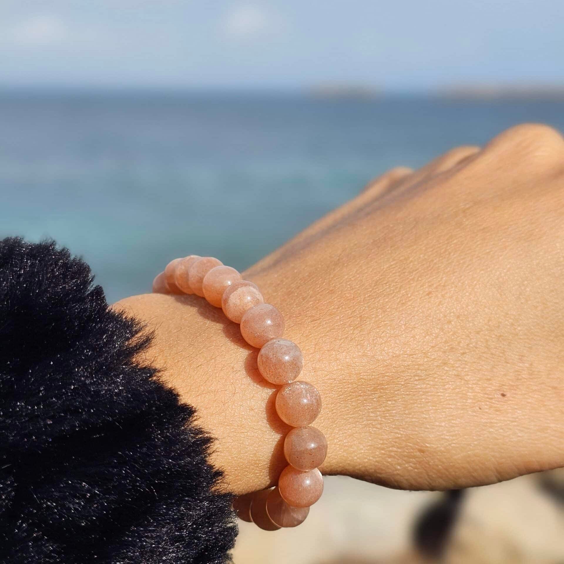Bracelet élastique en pierre de soleil (16 à 18 cm)