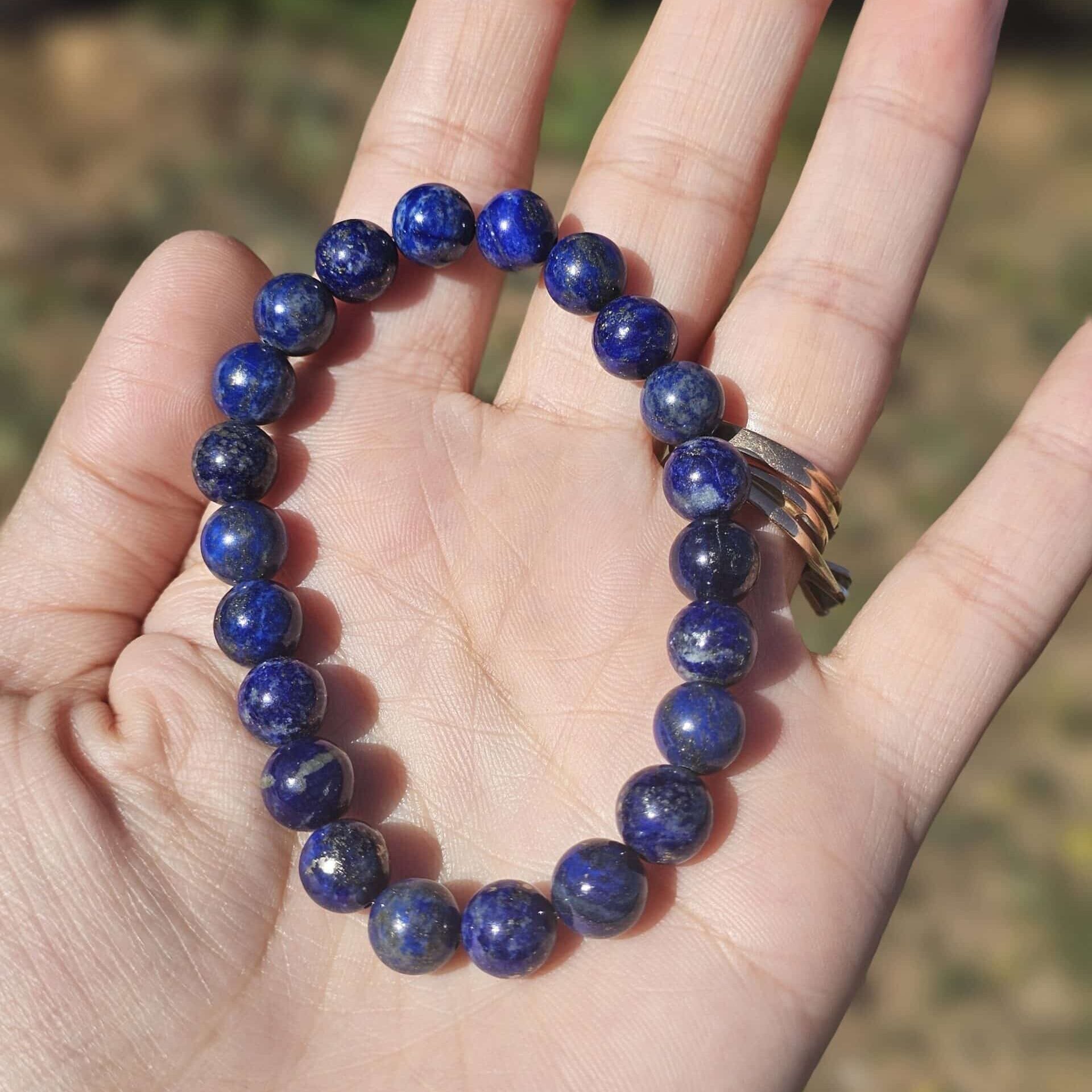 Bracelet élastique en Lapis Lazuli – Boules de 6 mm – Ajustable (19 à 21 cm)