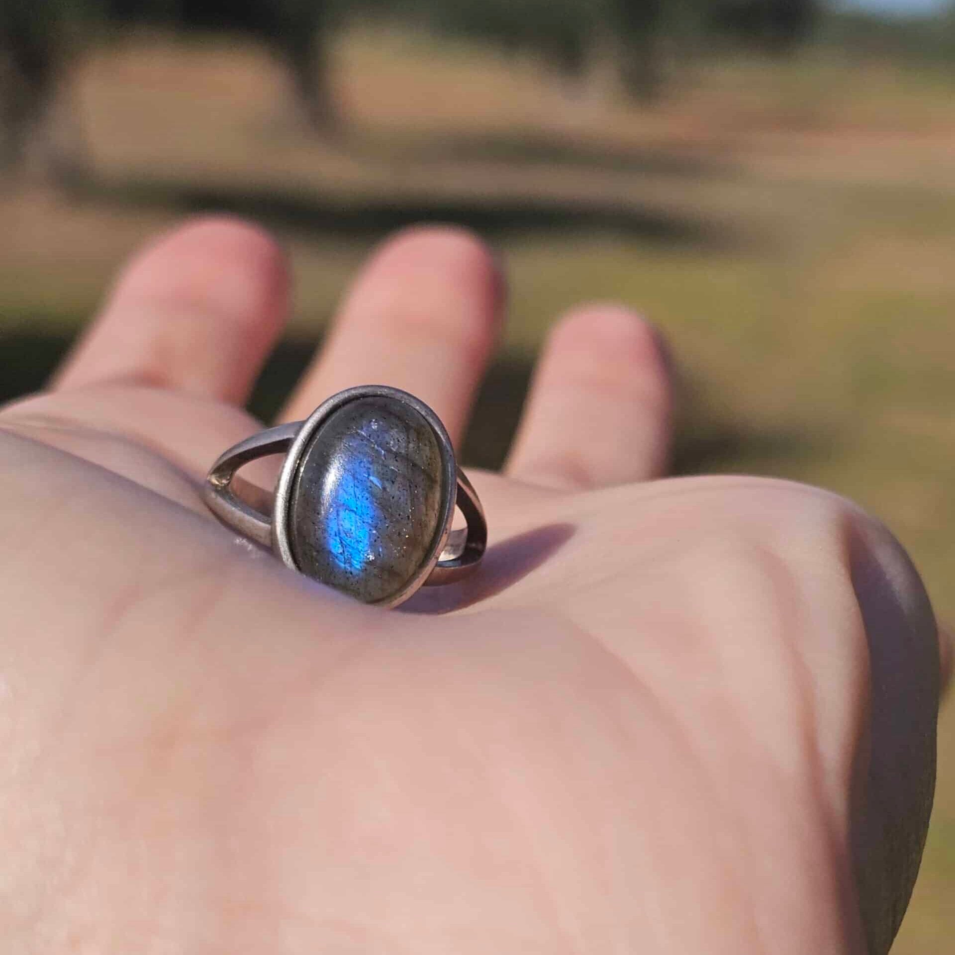 Bague Labradorite avec reflet bleu en argent 925 - 17 mm