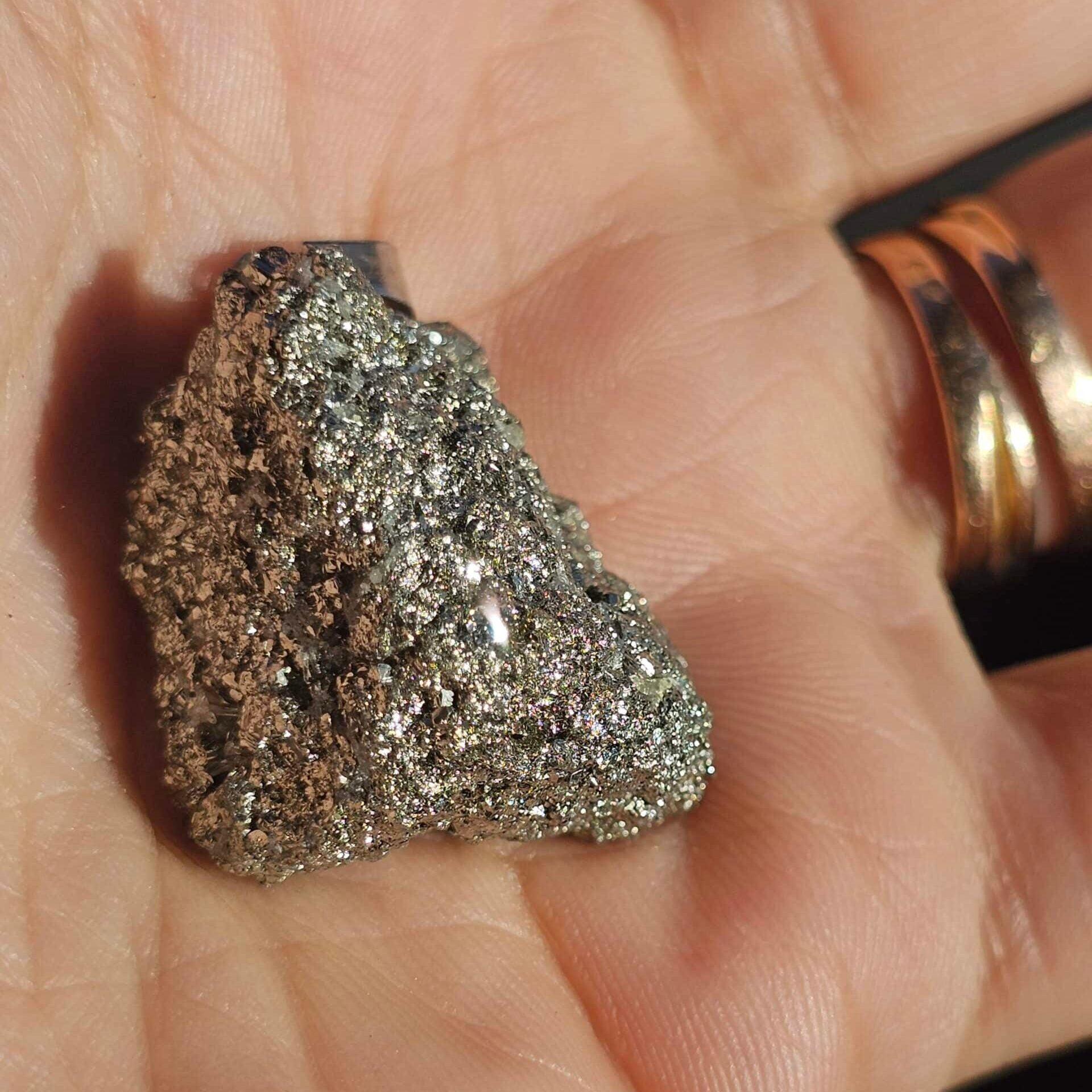 Pendentif pyrite brute – Bijou unique et naturel de 26 g (Sans collier)