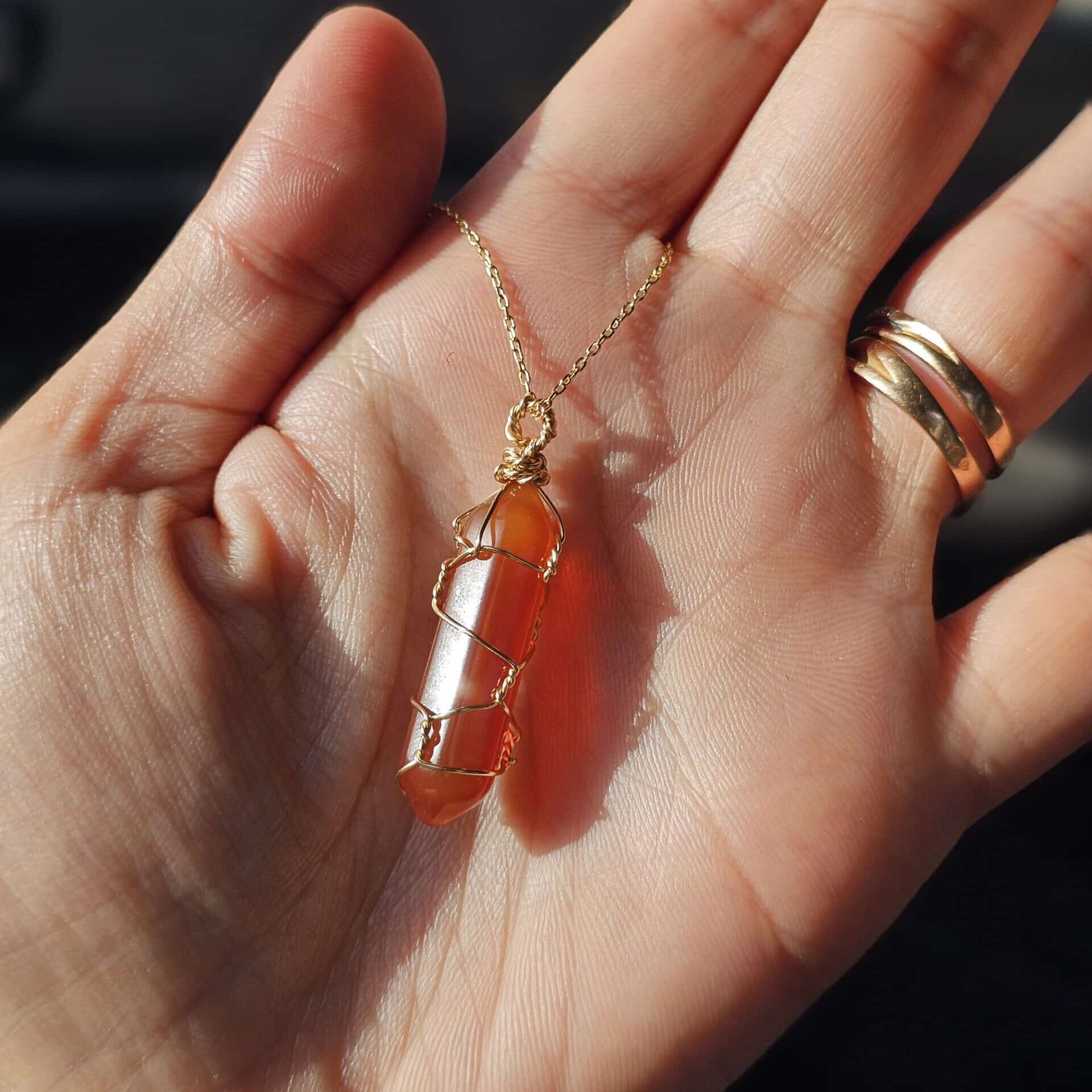 Collier en argent 925 plaqué or avec pendentif en cornaline pure (45 cm)