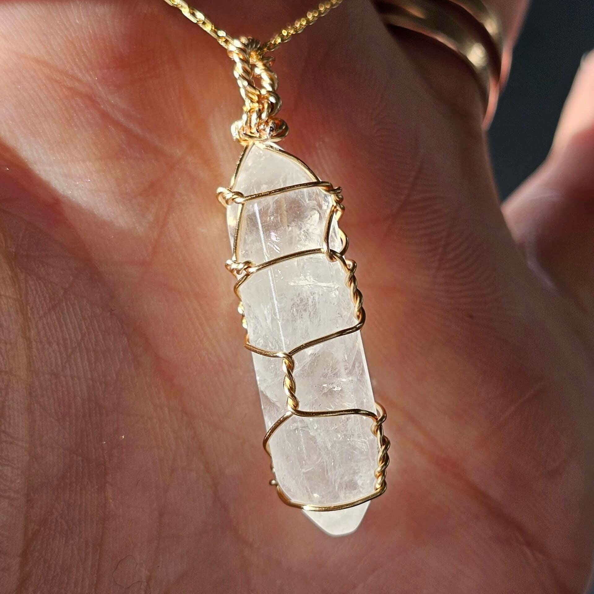 Collier en argent 925 plaqué or avec pendentif en cristal de roche pur (45 cm)