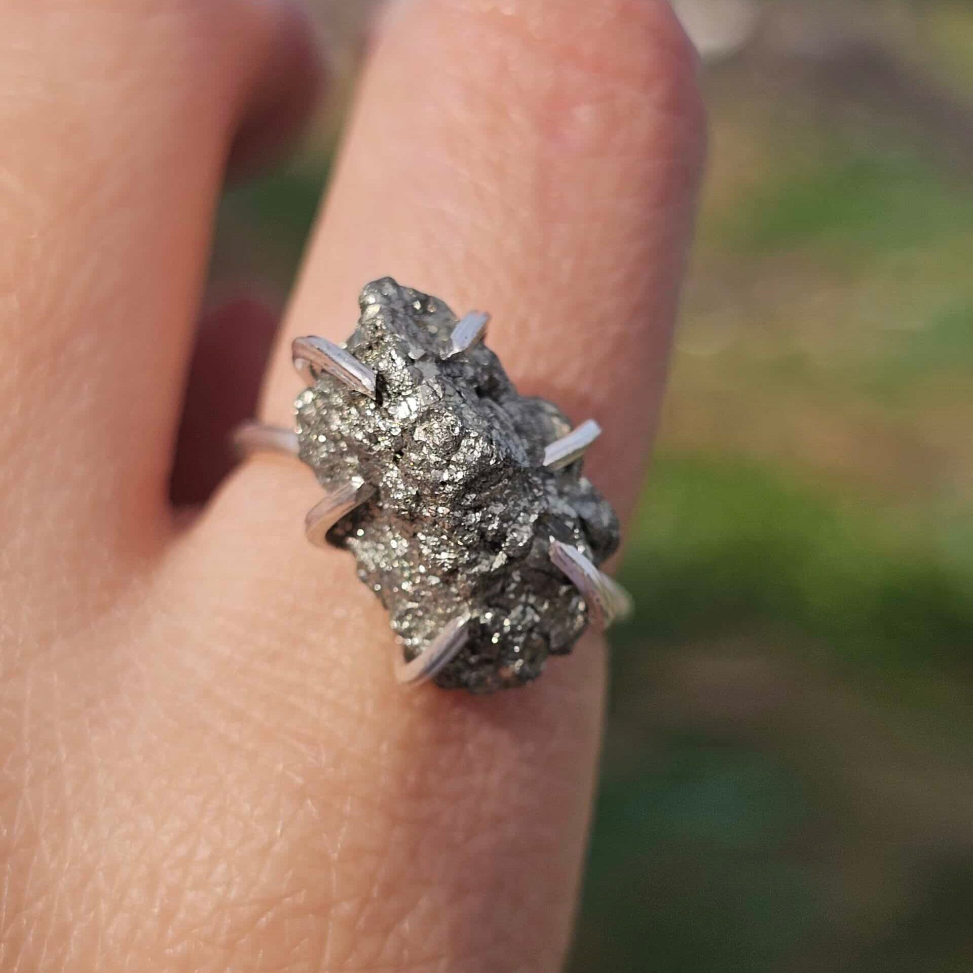 Bague en argent 925 ajustable avec pyrite brute longue
