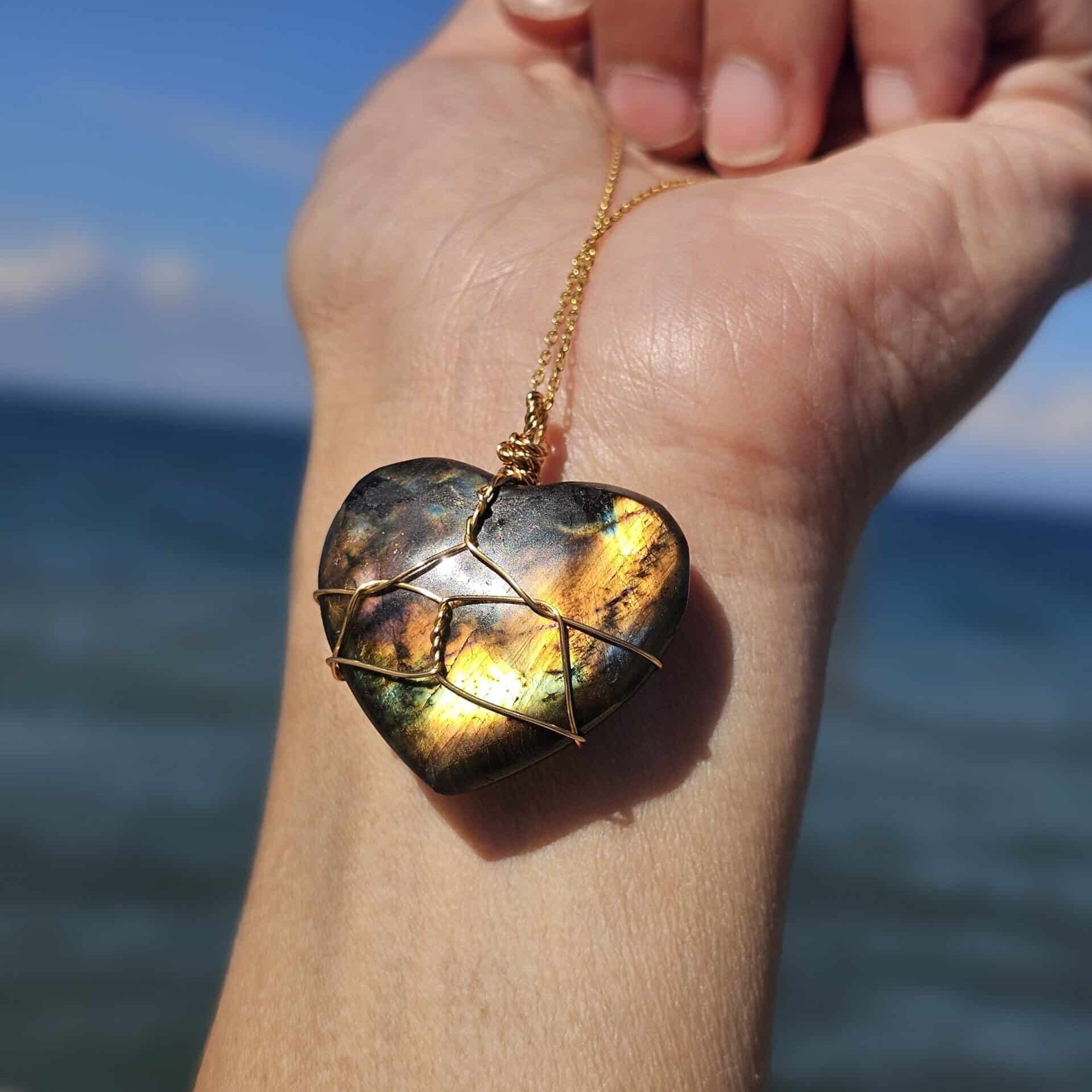 Collier en argent 925 plaqué en or avec pendentif cœur Labradorite avec reflet (45 cm)