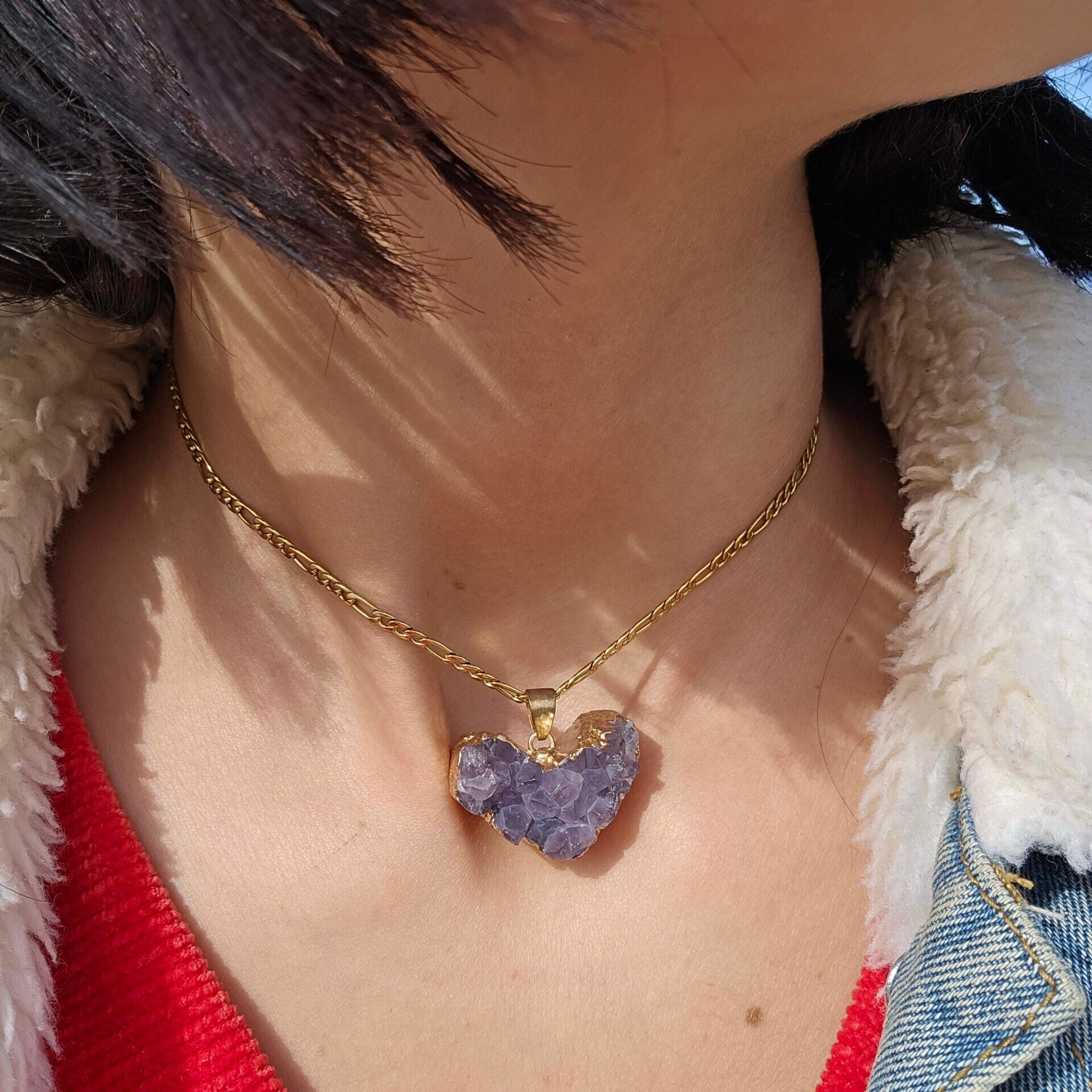 Collier en acier inoxydable avec pendentif cœur Améthyste naturelle entouré de cuivre (35 cm)