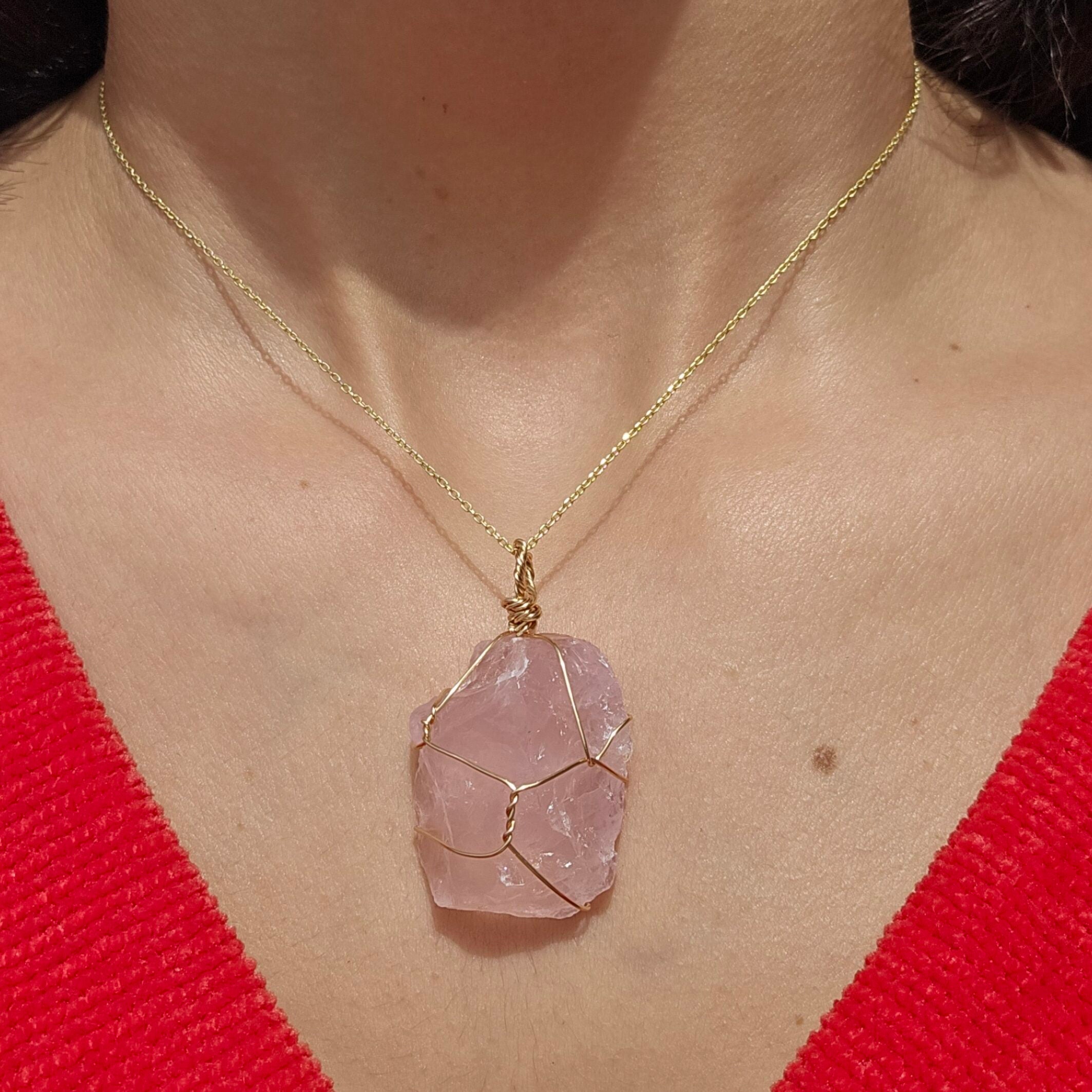 Collier Quartz rose brut plaqué or 18K – Fait main