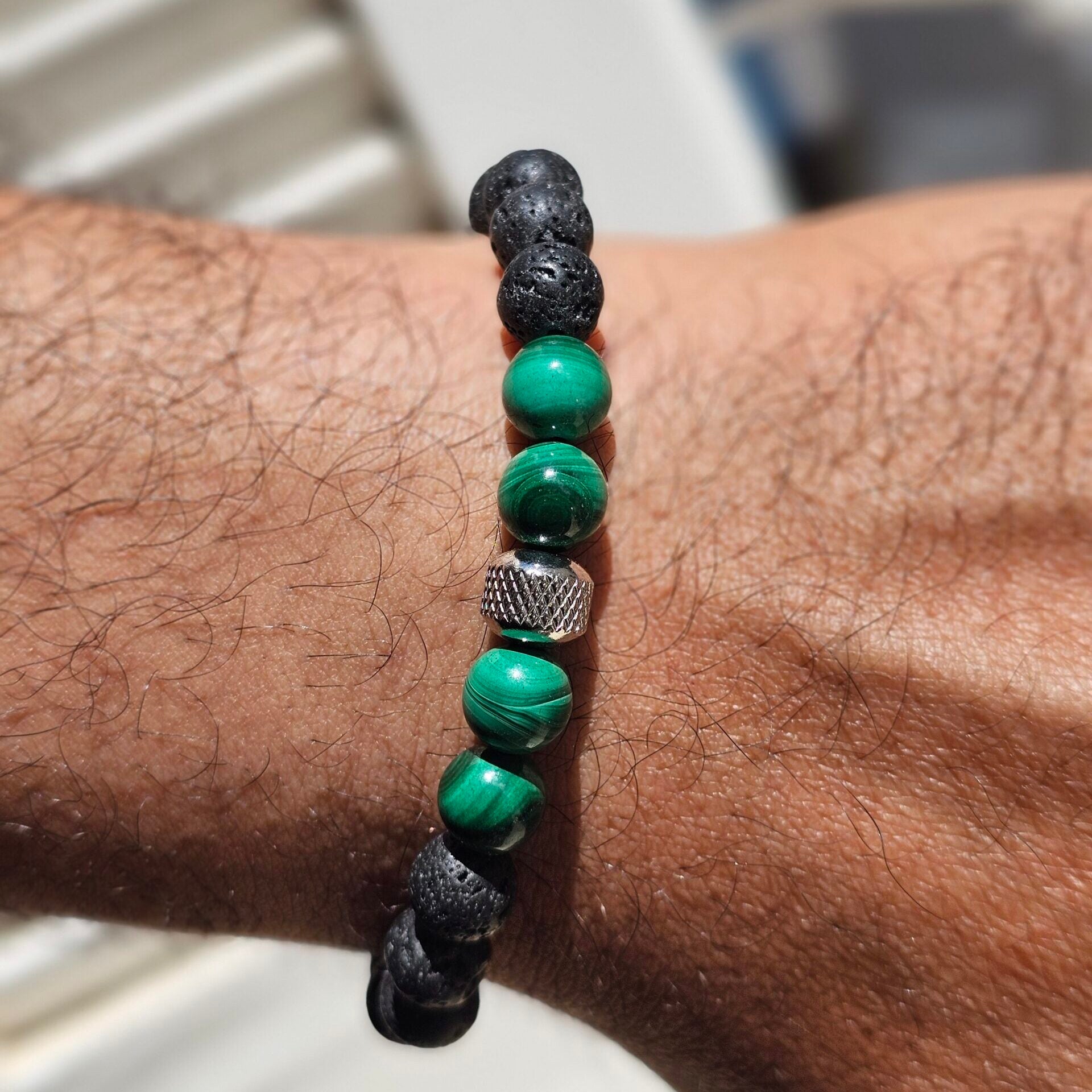 Bracelet élastique en Malachites et pierres volcaniques naturelles pour homme (taille standard)