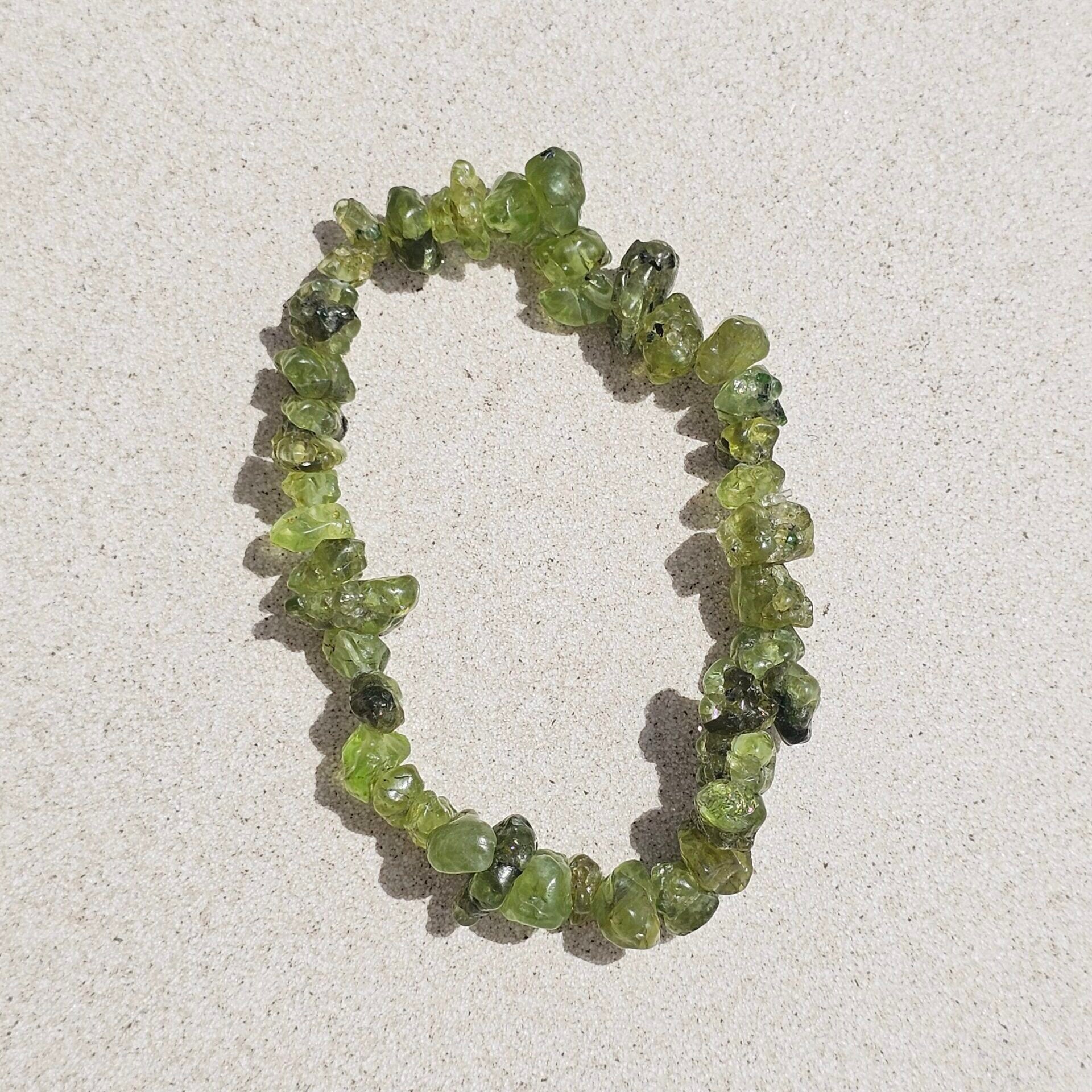 Bracelet élastique en Péridot naturel (16 à 18 cm)