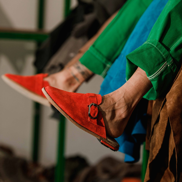 Babouche "Tangerine" en daim orange unisexe - Balgha upcylée