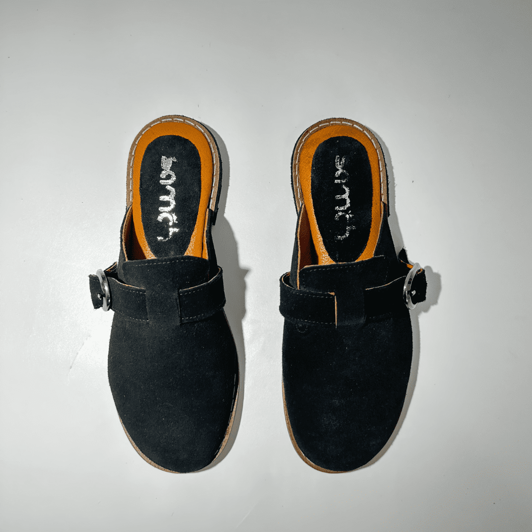Babouche " Black Molly" en daim noir unisexe - Balgha upcylée