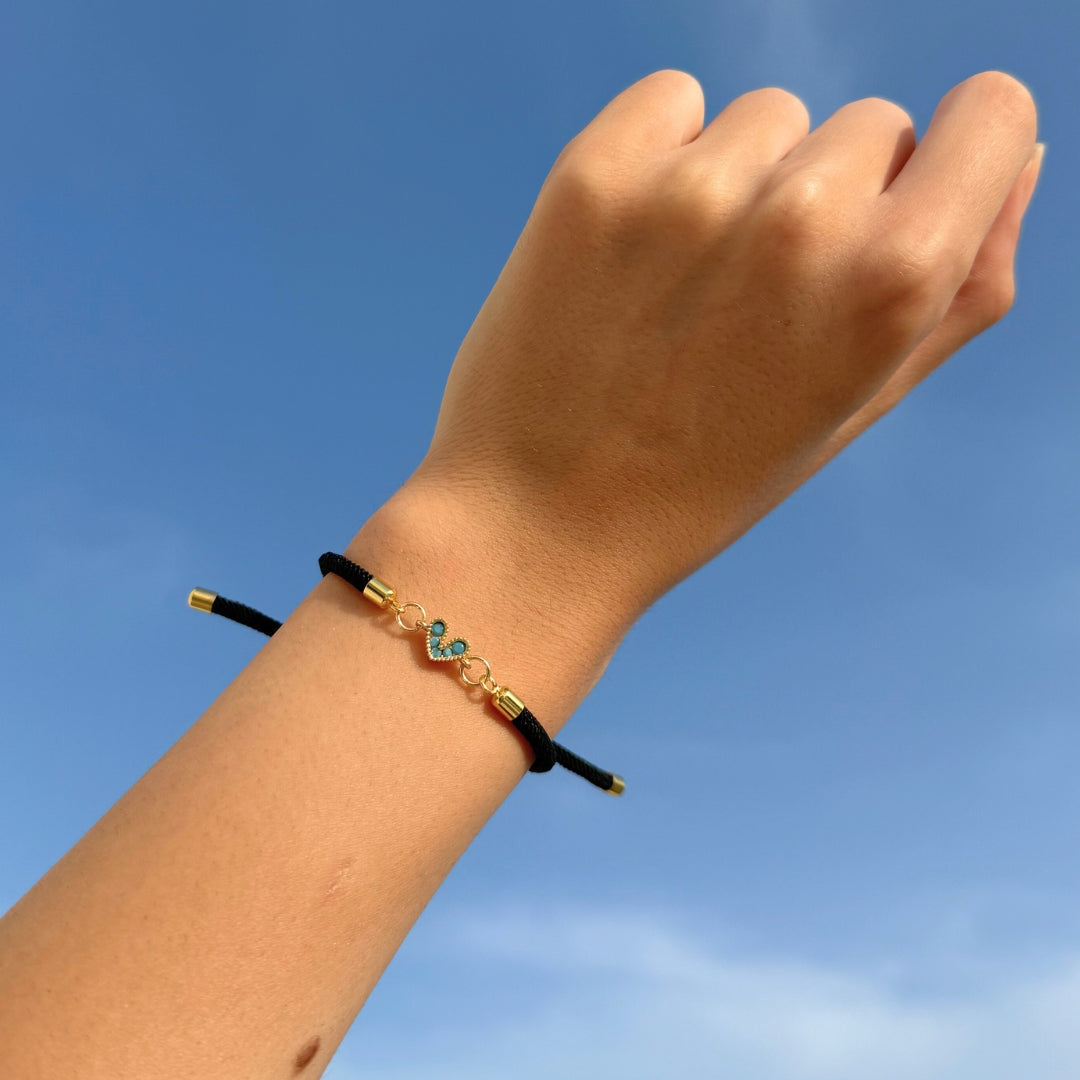 Bracelet ajustable cœur doré bleu sur corde noir fait main et romantique