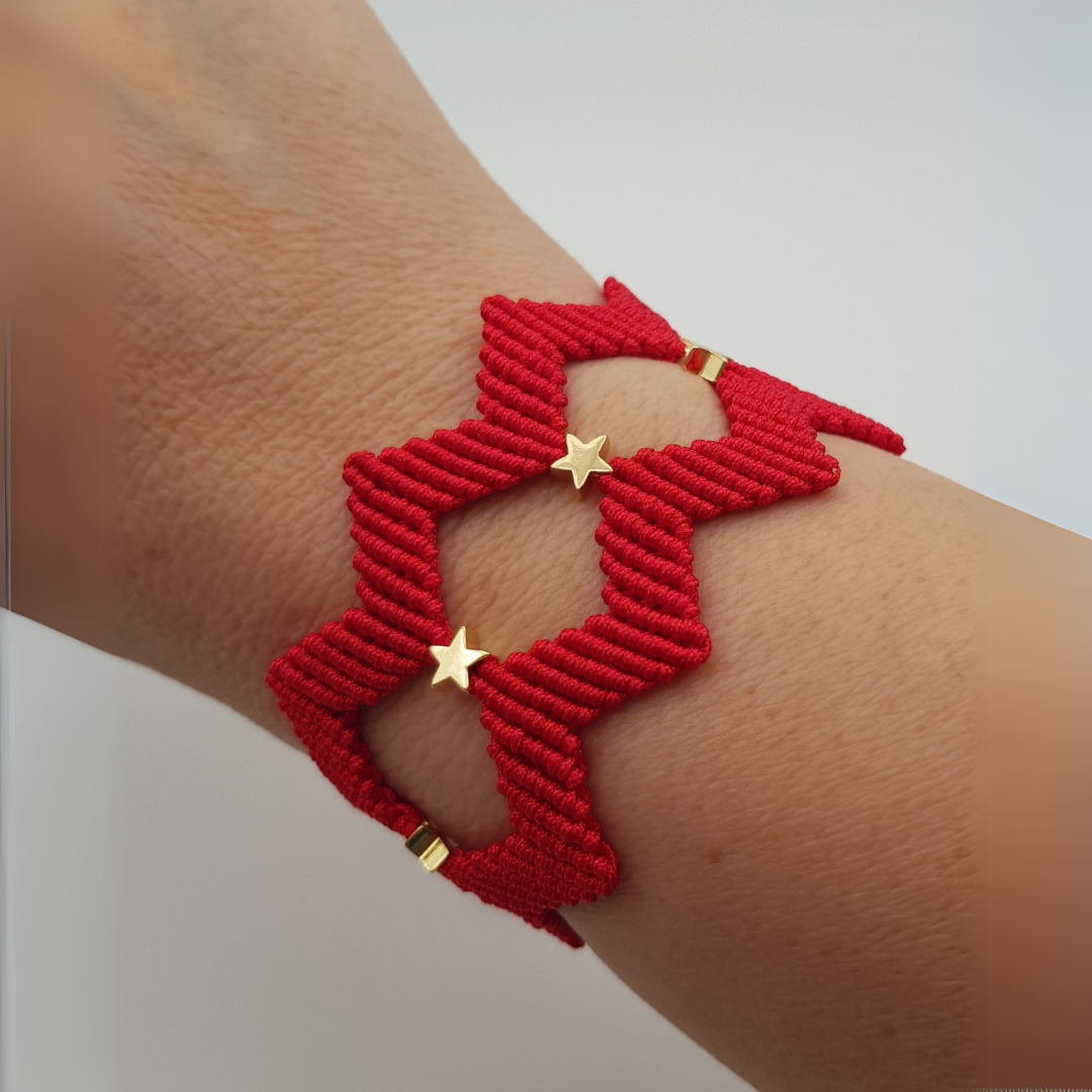 Bracelet manchette en micro-macramé zigzag rouge et or