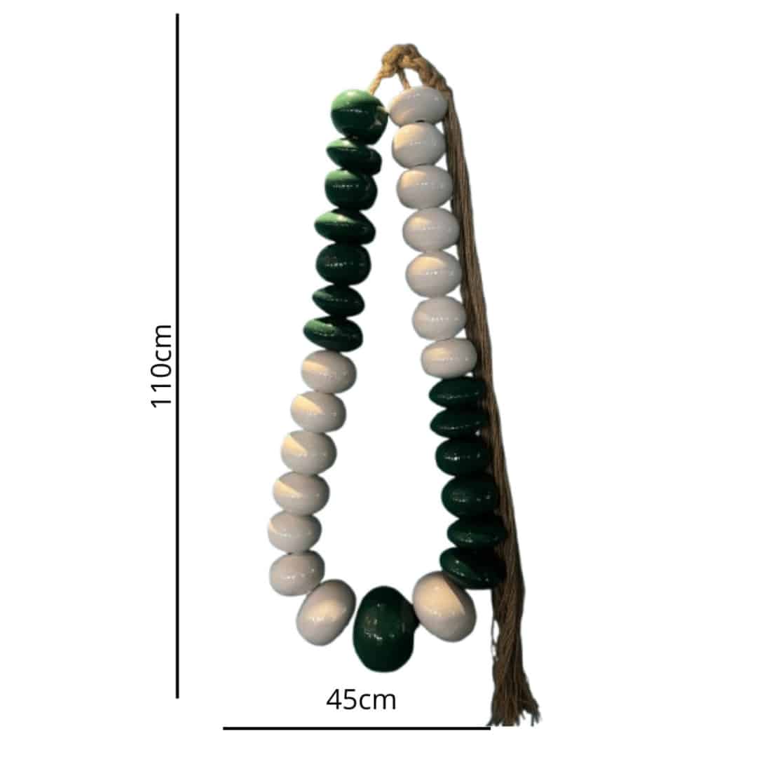 Chaplet muraux artisanal en céramique (110*45cm) en vert et blanc , conçu pour la décoration intérieure et extérieure