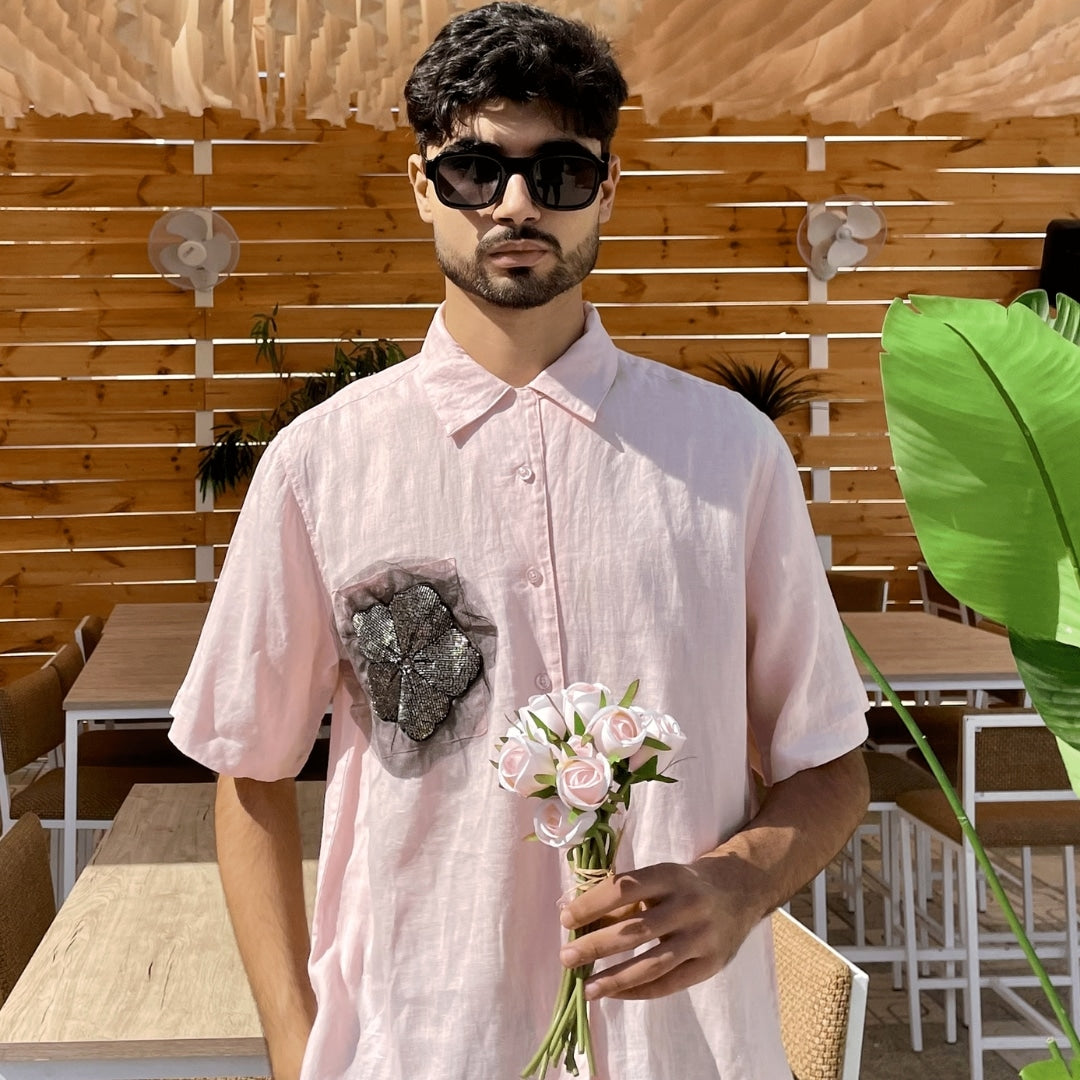 Chemise unisexe vesper en lin rose 100% naturel avec patch fleur brodé