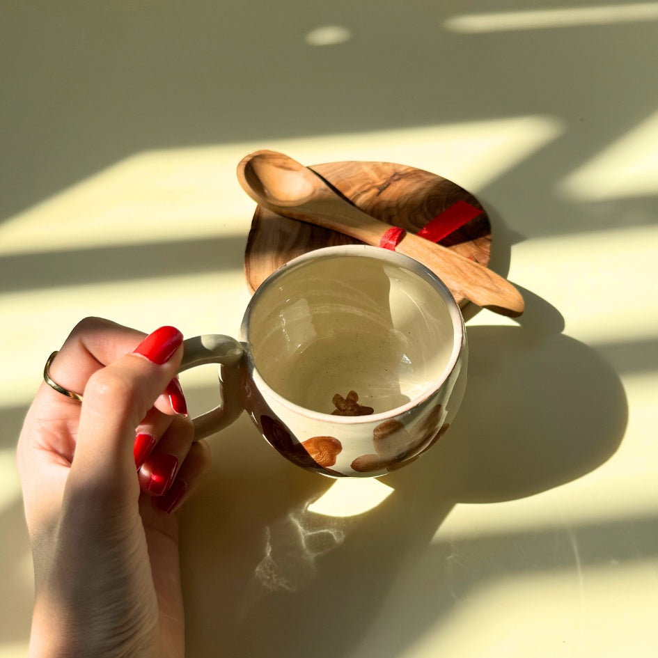Coffret Petit-Déjeuner Artisanal – Tasse en céramique, soucoupe en bois d’olivier & cuillère