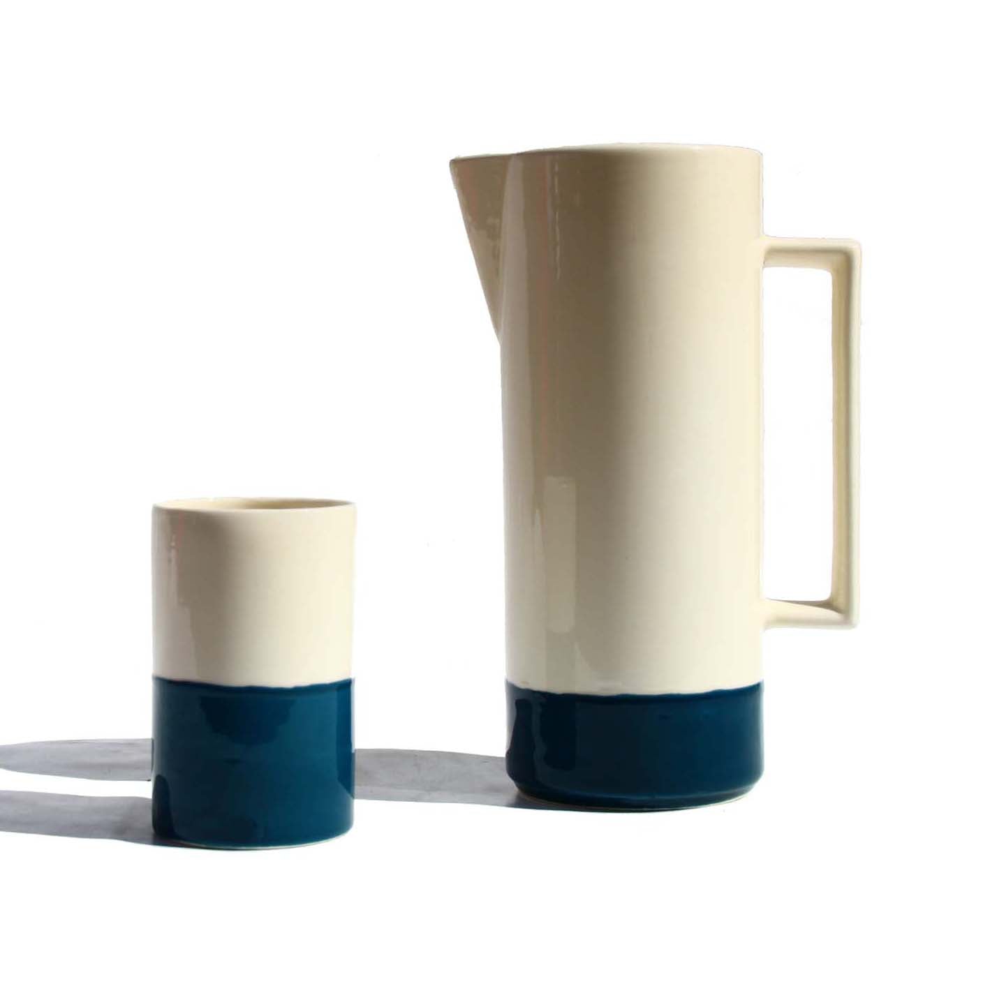 Service à eau en céramique bicolore : Élégance artisanale unique