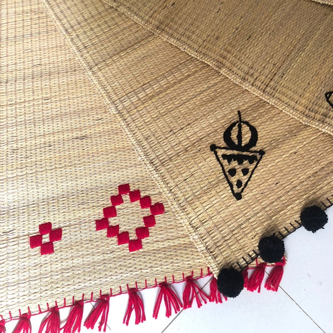 Tapis revisités en fibre végétale (nattes) , brodée à la main en laine 120cm*60cm