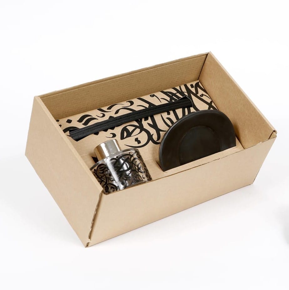 Diffuseur "Marmo Calligraphie" à tige – 2 senteurs : Musk blanc, Jasmin (5 x 7 cm) avec sous-tasse en marbre noir