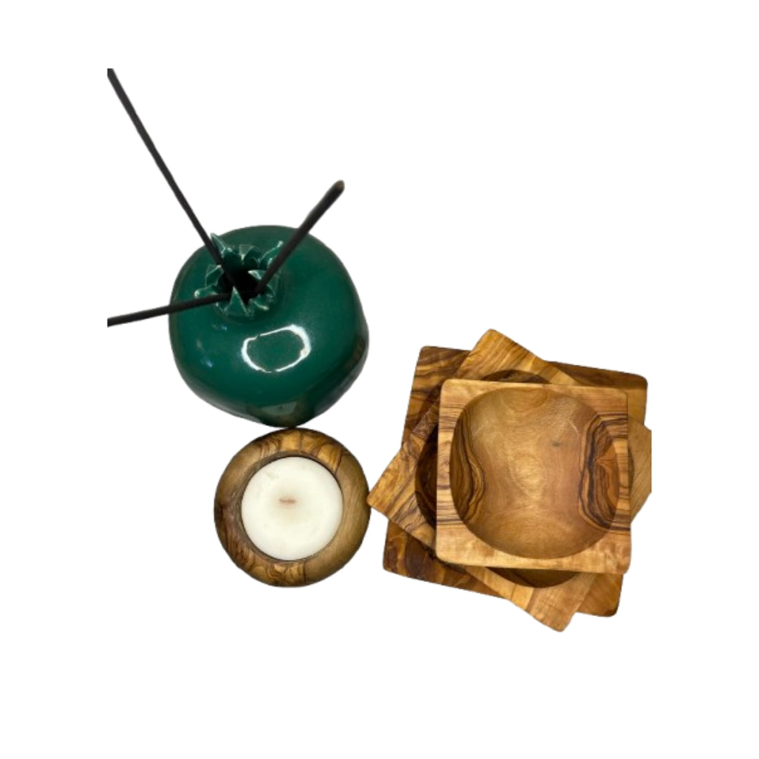 Pack de 3 plats carrés, bougeoir en bois d'olivier et grenade en céramique