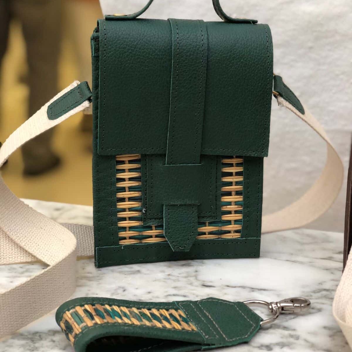 ARA BAG vert en fibre végétale et cuir véritable